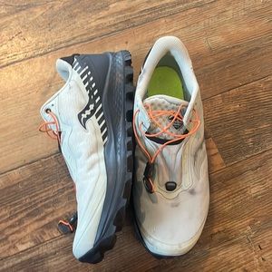Men’s size 11 trail shoe
